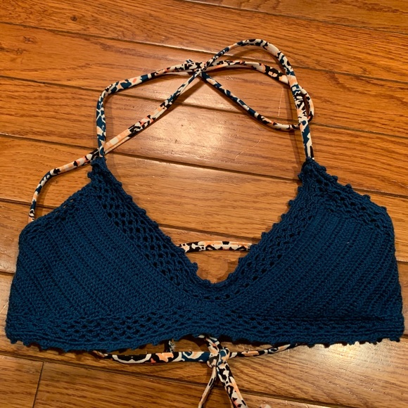 Hot crochet bikini top - Picture 8 of 10